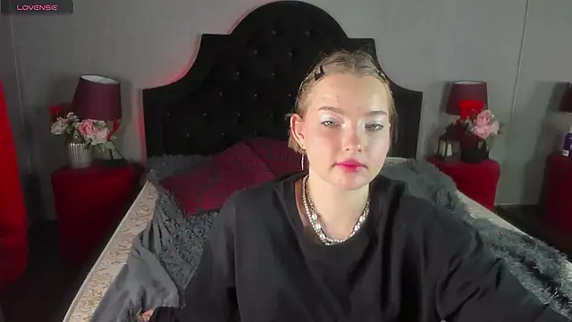 Lilly  Bennet online show from January 8, 2025, 6:31 am