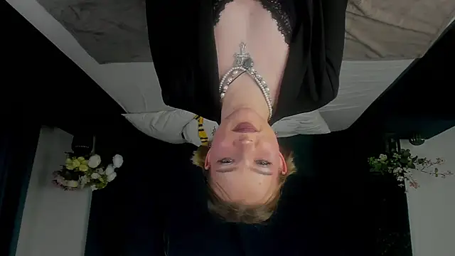 Lilly  Bennet online show from January 9, 2025, 9:16 pm