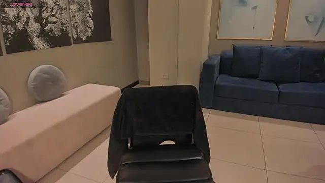 FernandaX1 online show from September 18, 2025, 11:24 am