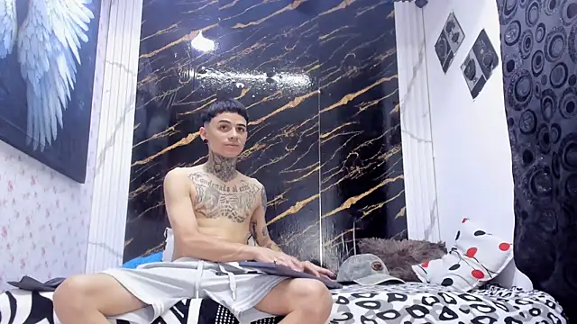 exotic hot couple online show from May 29, 2026, 7:31 pm