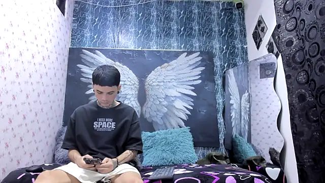 exotic hot couple online show from March 12, 2026, 9:41 pm