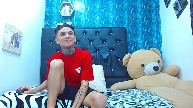 exotic hot couple online show from March 9, 2025, 2:50 am