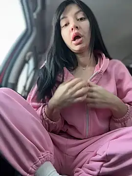 JulliaVegas online show from February 5, 2026, 2:51 am