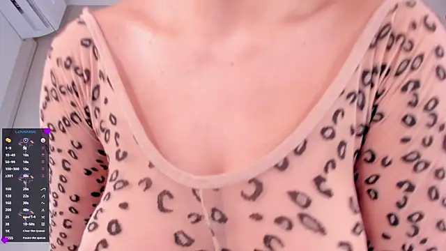 CharlotteDupontt online show from April 12, 2026, 1:03 pm