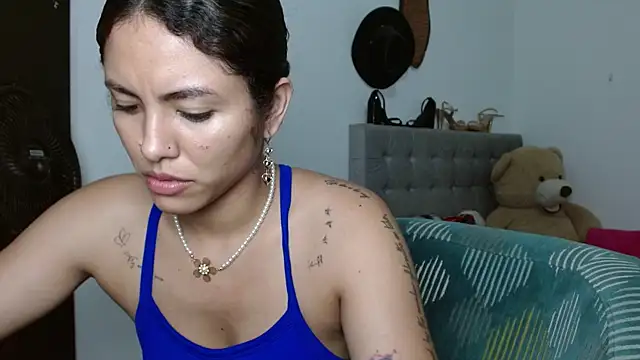 Sexy Lia  online show from May 26, 2026, 1:04 am
