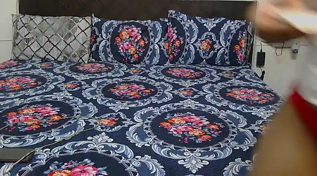 Snapshot of chavi_12 chatting on March 6, 2025, 6:16 pm chavi 12 online show from March 6, 2025, 6:16 pm