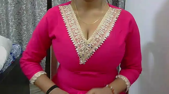 Snapshot of chavi_12 chatting on February 16, 2025, 5:26 pm chavi 12 online show from February 16, 2025, 5:26 pm