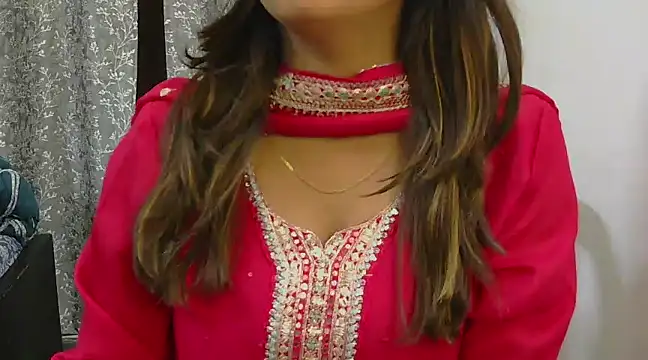 Snapshot of chavi_12 chatting on February 19, 2025, 5:38 pm chavi 12 online show from February 19, 2025, 5:38 pm