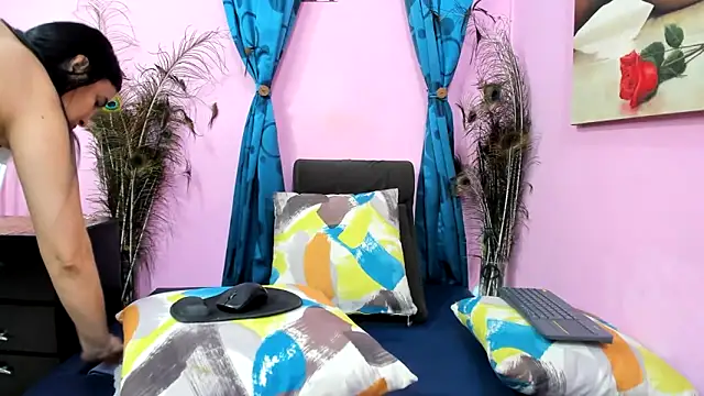 miss--flora online show from February 20, 2026, 8:33 pm