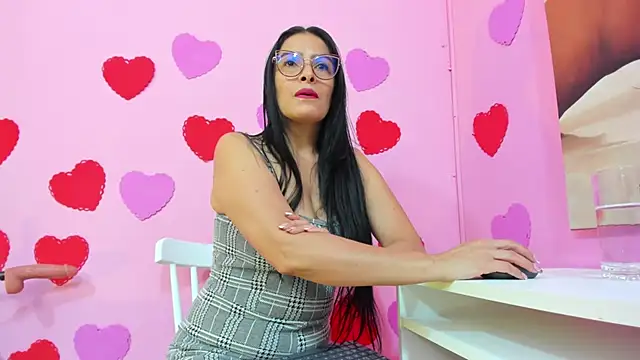 miss--flora online show from February 20, 2025, 10:15 pm