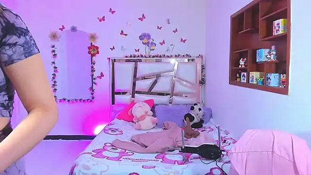 perlabeautiful online show from November 28, 2025, 12:16 pm