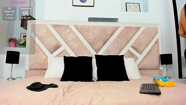 hotmature1 online show from March 14, 2026, 11:16 am