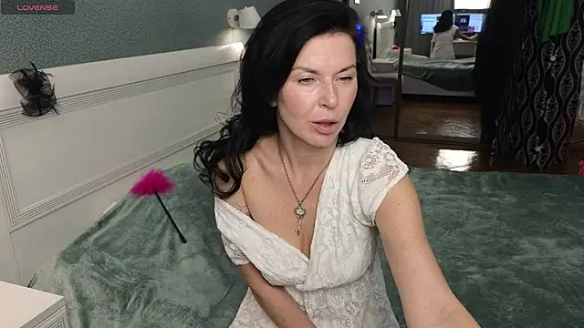 LinaJoy online show from November 9, 2025, 9:41 pm