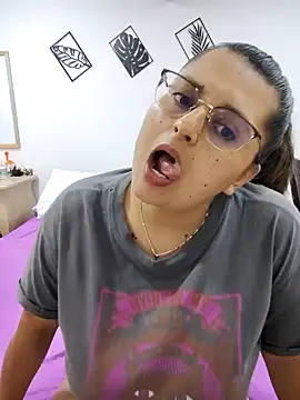 Miss balloonsmila online show from March 18, 2025, 12:40 am