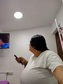 Miss balloonsmila online show from October 19, 2025, 10:56 pm