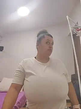 Miss balloonsmila online show from September 17, 2025, 11:07 pm