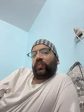 Arsh Loves Luv online show from April 17, 2026, 8:39 am