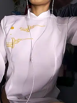 Lucy limon online show from April 15, 2026, 2:50 am