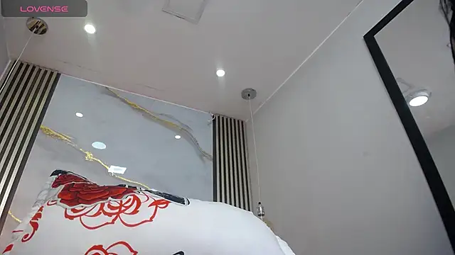 Latrice Gomez online show from December 19, 2024, 8:55 pm