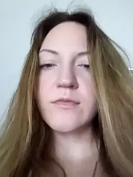 KattyLuuu online show from April 15, 2026, 7:58 pm