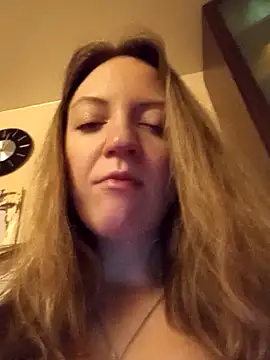 KattyLuuu online show from February 12, 2026, 9:58 pm