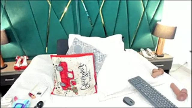 Snapshot of Tamara_Myller chatting on March 4, 2026, 12:57 pm Tamara Myller online show from March 4, 2026, 12:57 pm