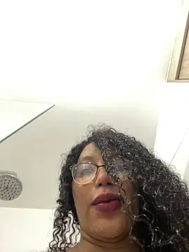 AmyBriiggs online show from July 5, 2026, 9:10 pm