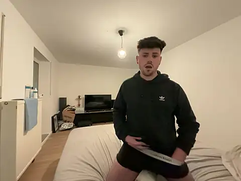 gayboooy nrw online show from April 21, 2026, 9:32 pm