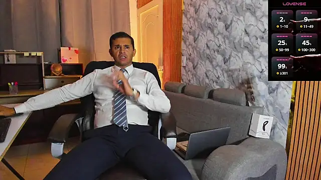 Hideintheoffice online show from February 11, 2026, 4:34 am