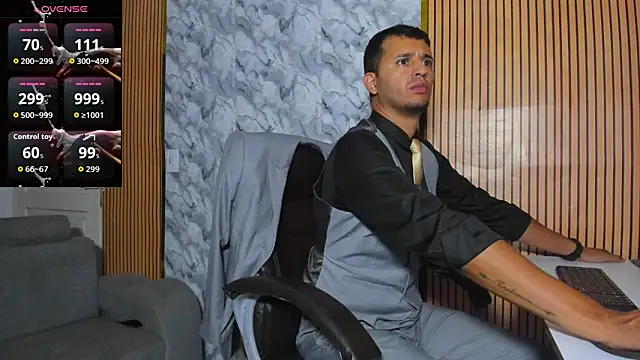 Hideintheoffice online show from November 25, 2025, 10:59 am