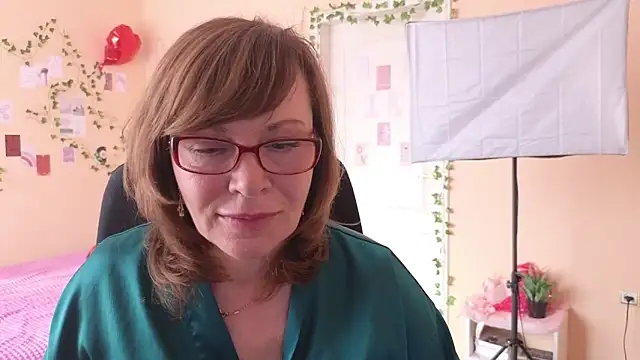 Snapshot of Miss_Moren chatting on March 17, 2026, 5:32 am Miss Moren online show from March 17, 2026, 5:32 am