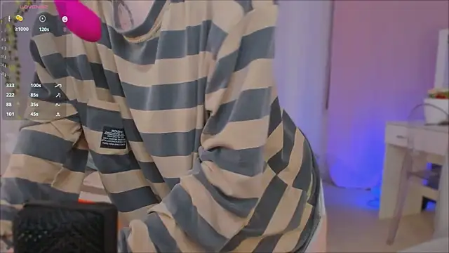 lilithlunna online show from March 15, 2025, 8:15 am