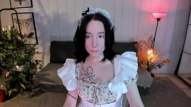 lilithlunna online show from September 10, 2025, 10:31 pm