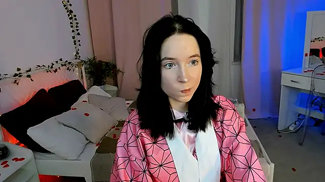 lilithlunna online show from November 9, 2025, 9:52 pm