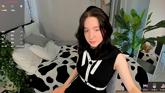 lilithlunna online show from September 14, 2025, 10:21 pm