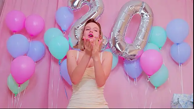 MeowthLilu online show from February 5, 2026, 3:57 am