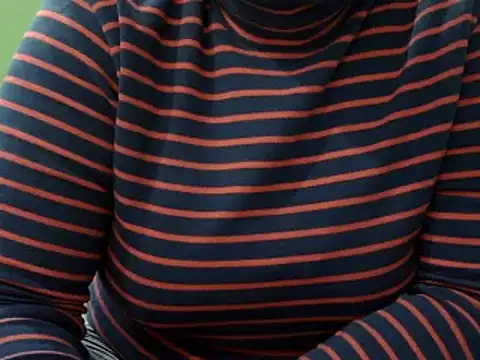 Housewife12 online show from March 10, 2025, 5:50 pm