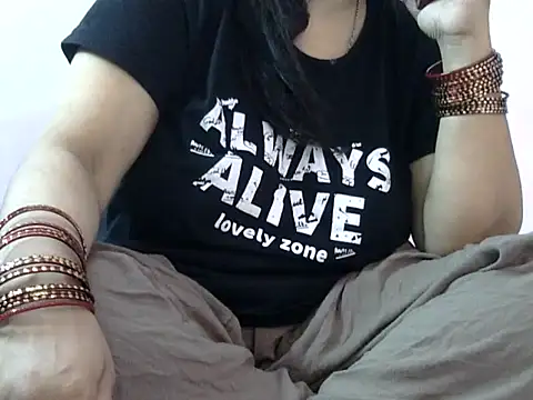 Housewife12 online show from September 25, 2025, 5:57 am