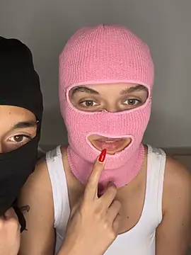 Nikki Hoee online show from October 19, 2025, 11:46 am