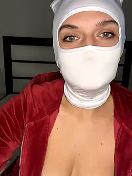 Nikki Hoee online show from October 31, 2025, 11:00 pm