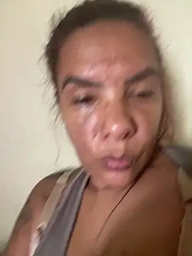 briannaa557 online show from September 13, 2025, 6:41 pm