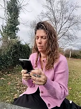 sansan2411 online show from February 21, 2026, 1:02 pm