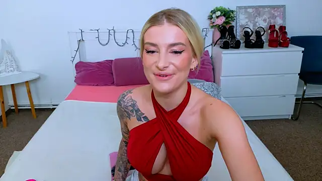 Lia Benini online show from April 14, 2026, 10:31 am