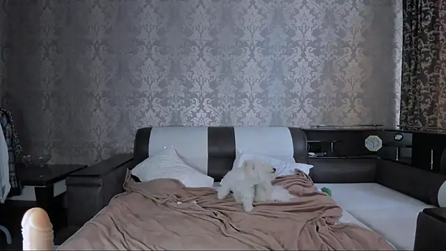 Agnes Allenn online show from September 22, 2025, 10:32 am