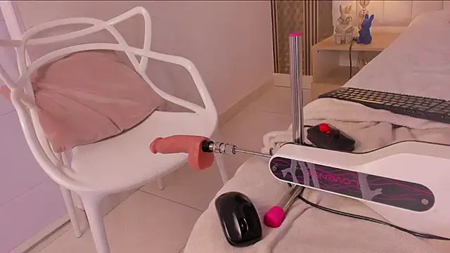  dakota a online show from March 11, 2025, 1:05 am