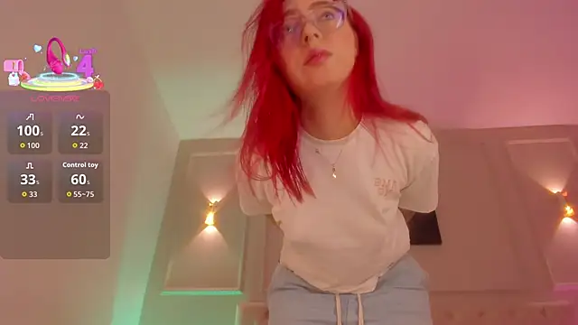 Snapshot of anniemartinezz chatting on September 9, 2025, 12:36 pm anniemartinezz online show from September 9, 2025, 12:36 pm