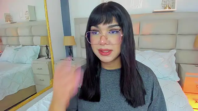 RoseCassie online show from March 21, 2025, 1:01 pm