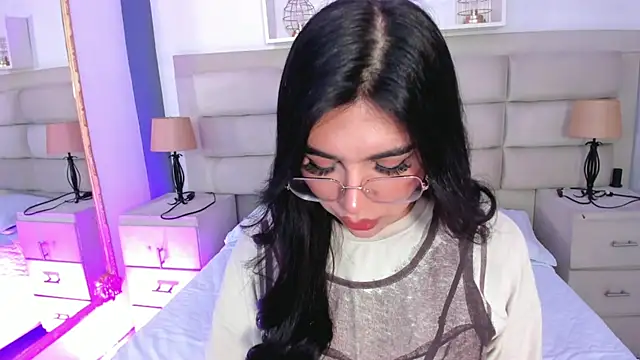 RoseCassie online show from September 17, 2025, 1:46 pm