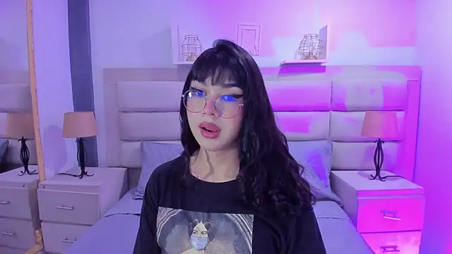 RoseCassie online show from March 12, 2025, 1:30 pm