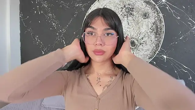 RoseCassie online show from November 18, 2025, 2:53 pm